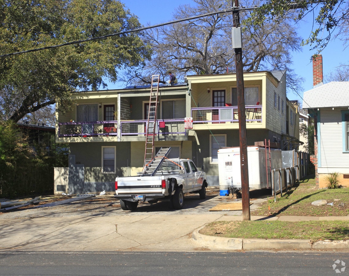 Photo - Mark Twain Apartments