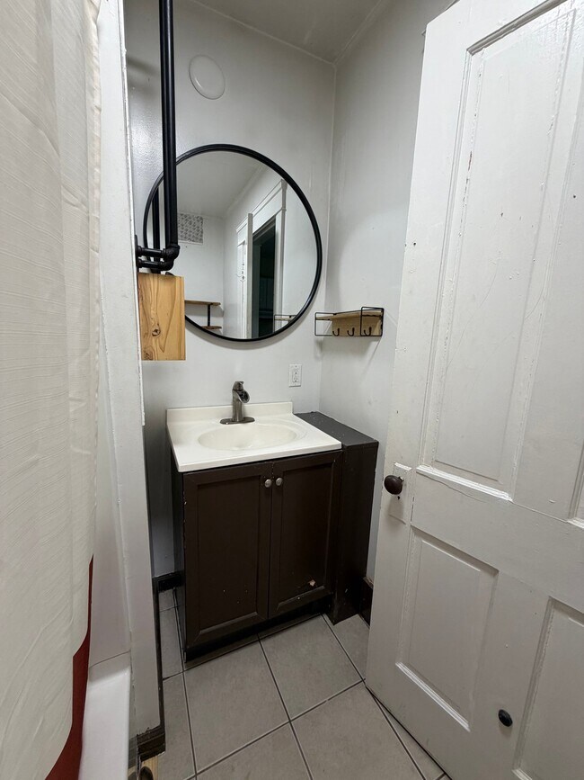 Photo - 11697 Peckham Ave