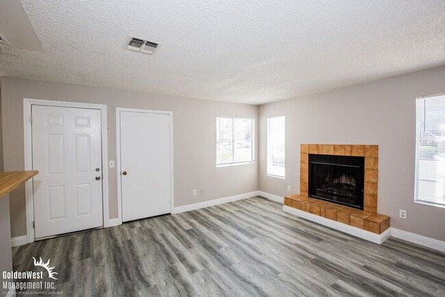 Photo - Beautifully Updated 2Bdm 1Ba Unit in a Gat...