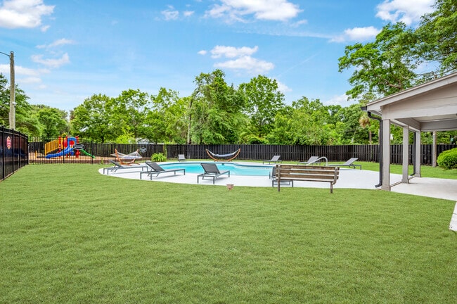 Photo - The Flats On Hampstead