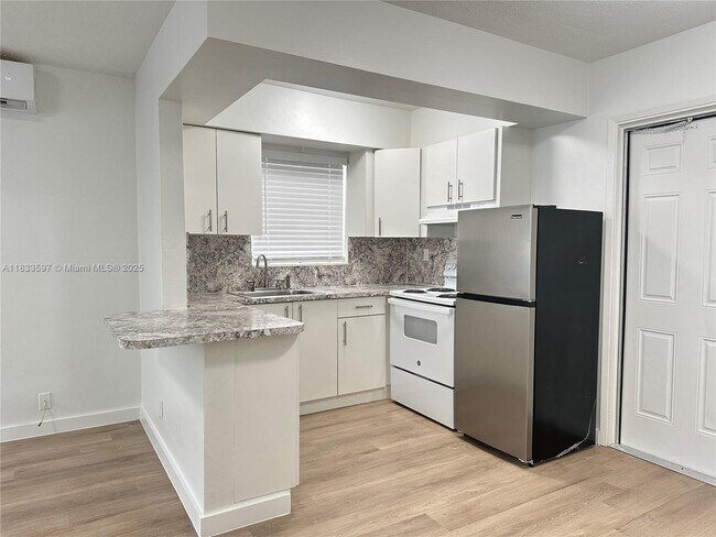 Photo - 1045 NE 15th St Apartamento Unidad 3