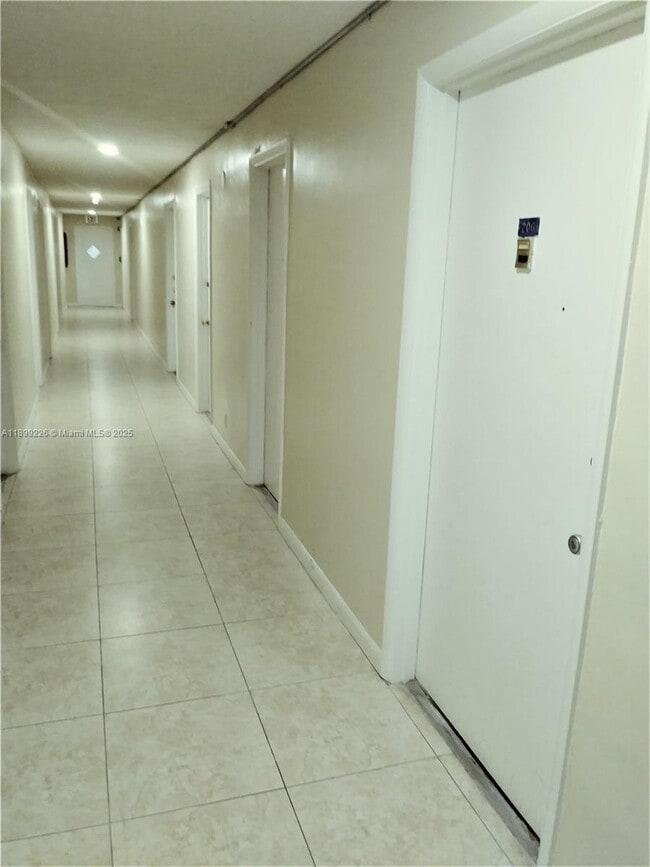 Photo - 16701 NE 14th Ave Unit 206