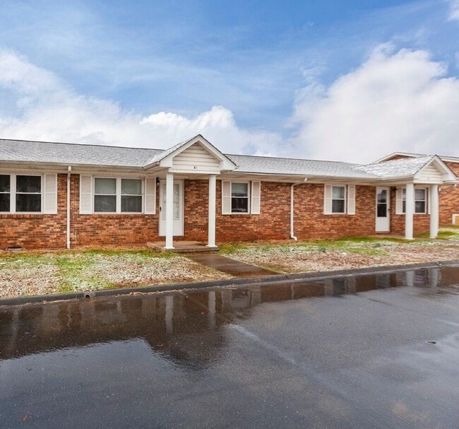 Photo - SH101-College Road Apartments (RCA)
