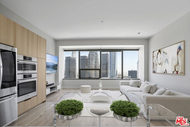 Building Photo - 1100 Wilshire Blvd Unit 2908 Rental