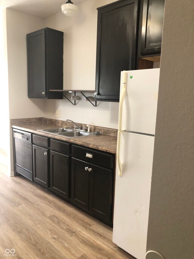 Photo - 2424 Boyer Ln
