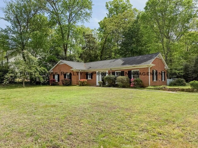 Photo - 500 Ashworth Rd