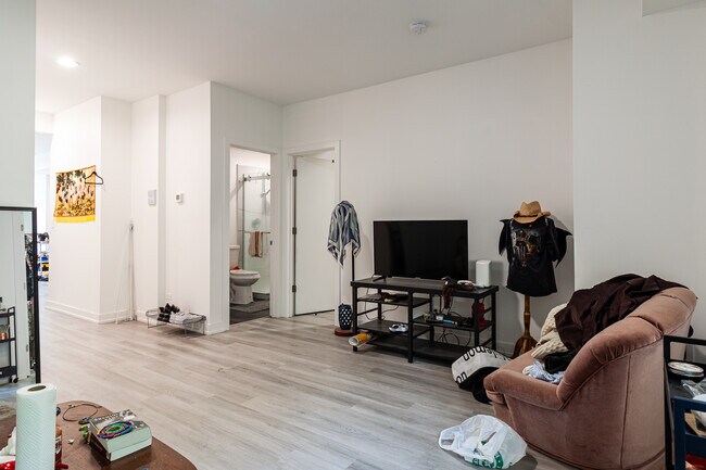 Photo - 4935 N Saint Louis Ave Unit 2s