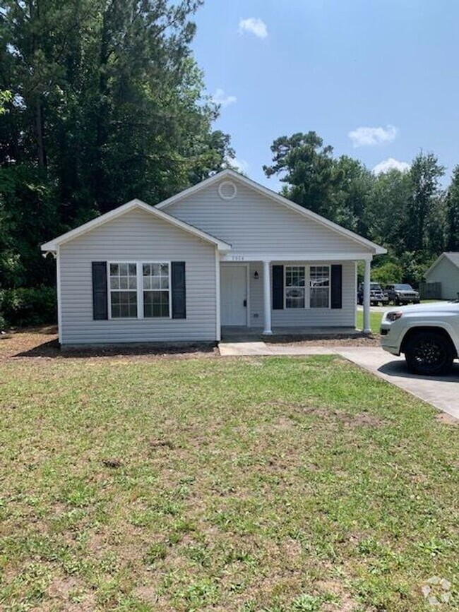 Building Photo - 3 Bedroom 2 Bath House on Solera Available...