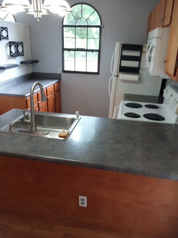 Photo - 409 Reynolds St