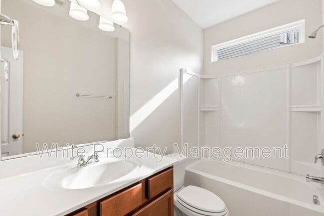 Photo - 10934 River Oaks Dr NW