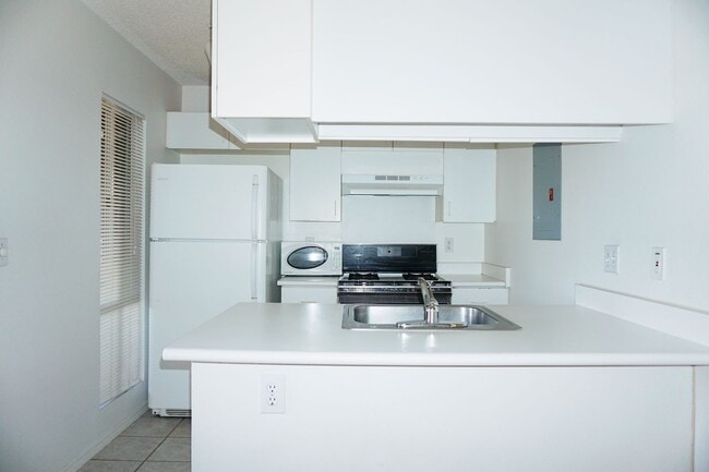 Photo - 91-1050 Puamaeole Street, #8V Unit 8V