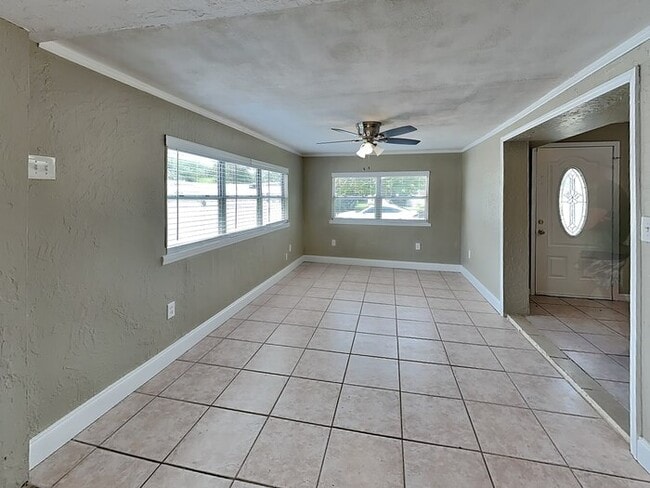 Photo - 2514 10th Ave Dr E