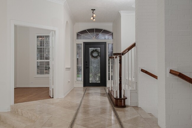 Photo - 122 E Lansdowne Cir