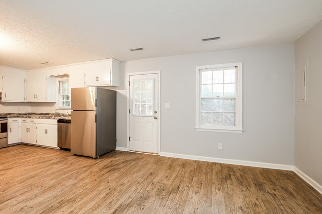 Photo - 887 Timberlake Dr Unidad 3