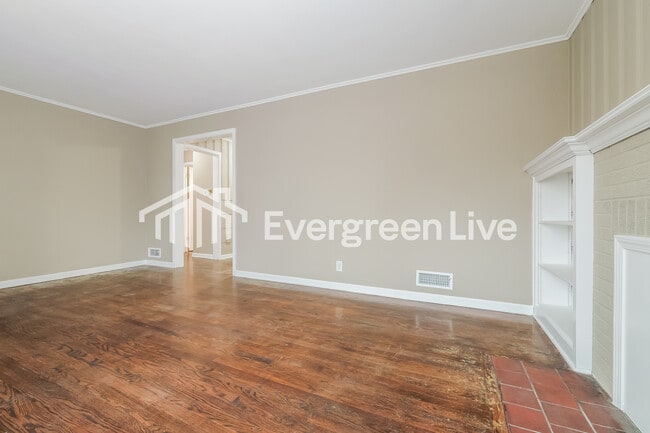 Photo - 5424 Monrovia St