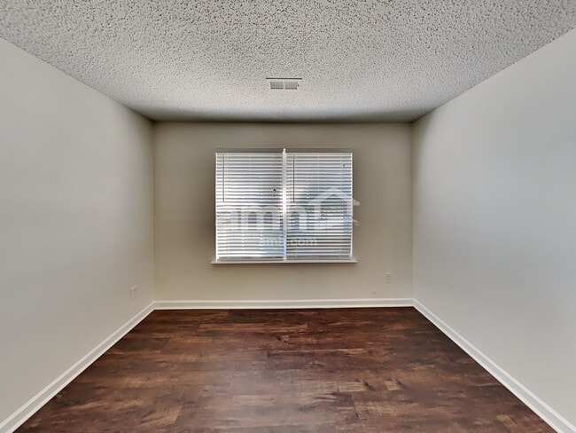 Photo - 10713 Haddington Dr NW