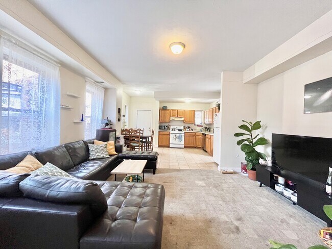 Photo - 10 S Huntington Ave Unit 3