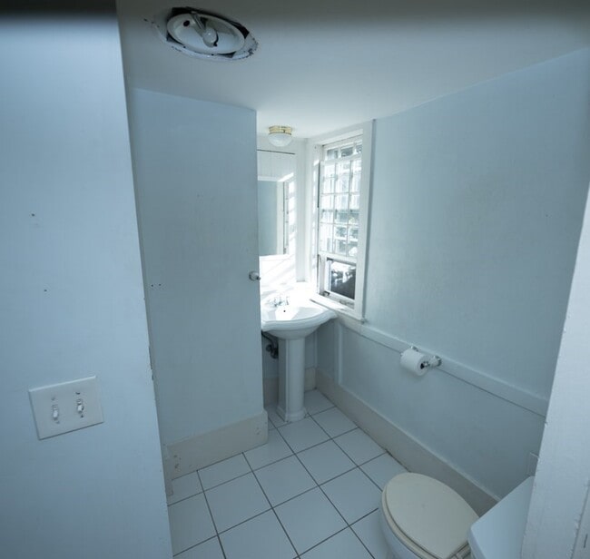 Photo - 31 Mugford St Unit 2