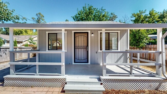 Photo - Charming 1 bedroom 1 bath Single Family home in Healdsburg! Water included!