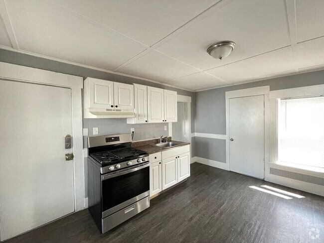 Building Photo - 421 Spruce St Unit #2 Rental
