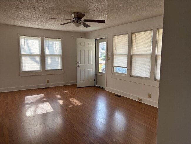 Photo - 2 BR 1 BA, Close to Downtown Decherd, City Park, Restaruants.