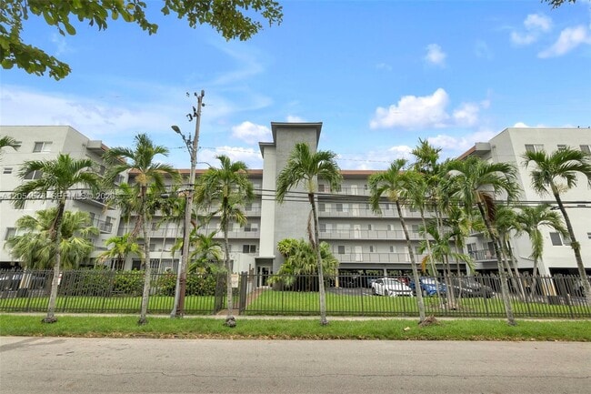 Building Photo - 900 SW 84th Ave Unit 412A