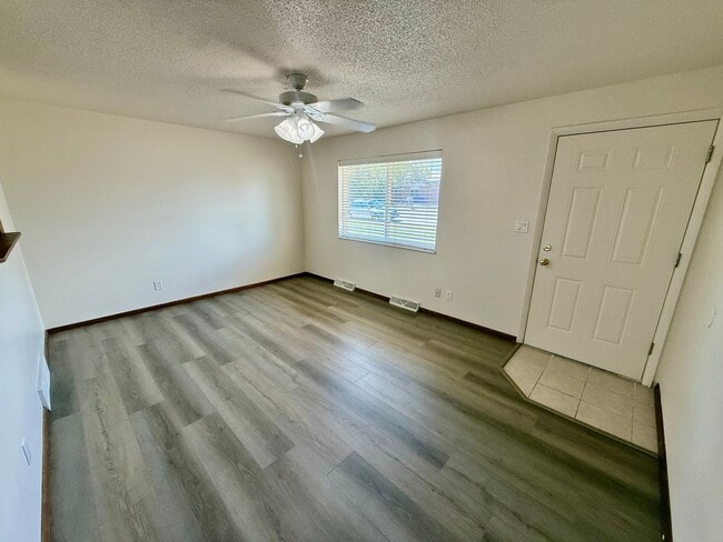 Photo - 5002 S Iowa Ave