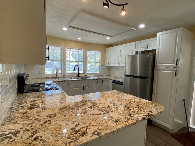 Photo - 144 Stuart Cir