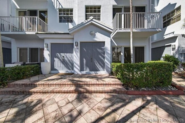 Photo - 2725 NE 8th Ave