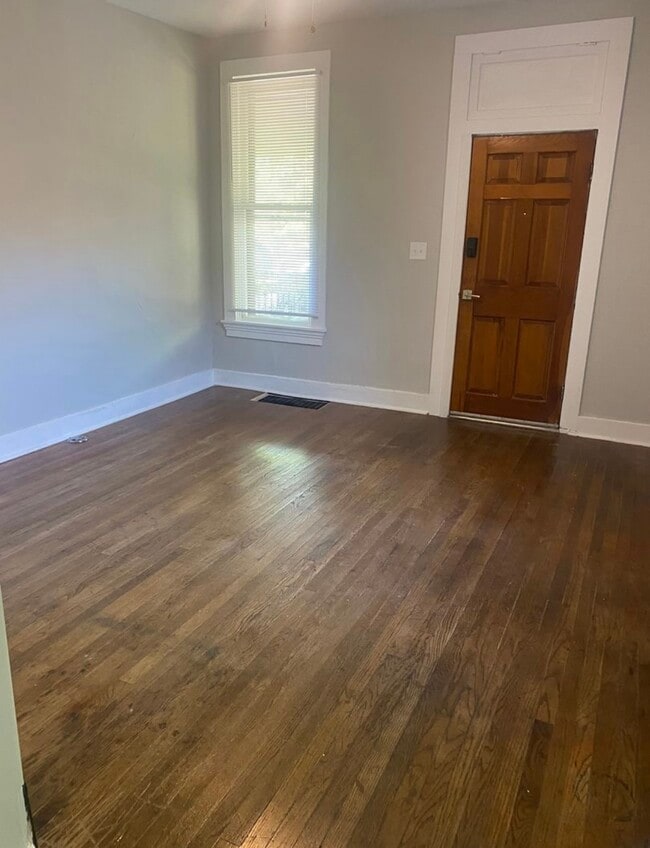 Photo - 625-627 S 10th St