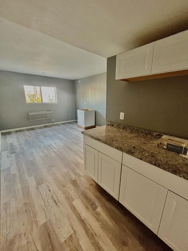 Photo - 111 S Summit St Unidad 202