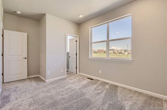 Photo - 6964 Merseyside Ln