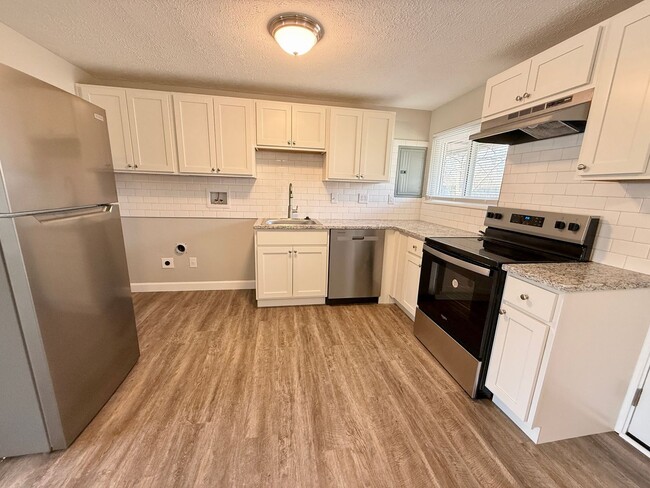 Photo - 4421 Primrose Ln