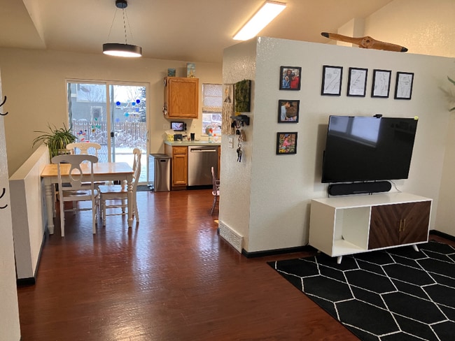 Photo - 2451 W 44th St