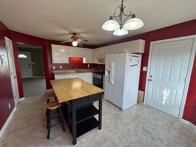 Photo - 3878 Roscommon Way