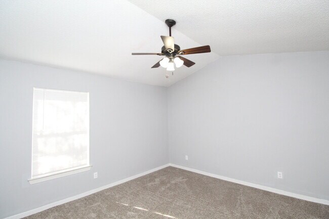 Photo - Move-In Ready Townhome in Foxborough with ...