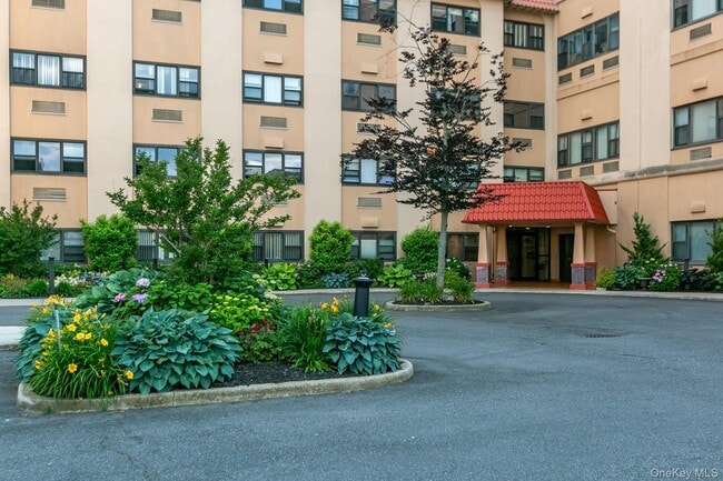 185 W Park Ave Unit 518