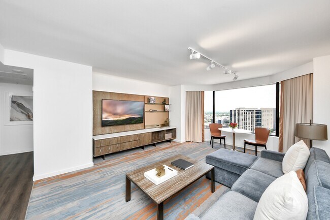 Photo - 1300 Lamar St