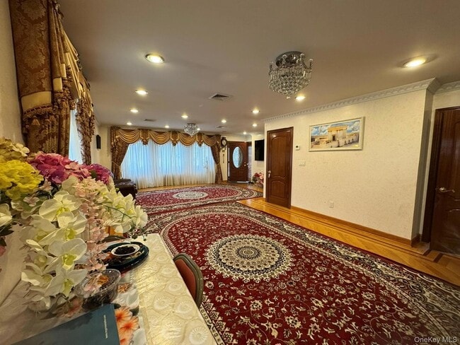 Photo - 109-04 Myrtle Ave