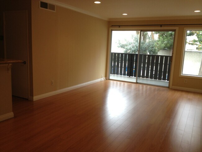 Photo - 18645 Hatteras St Unit 212