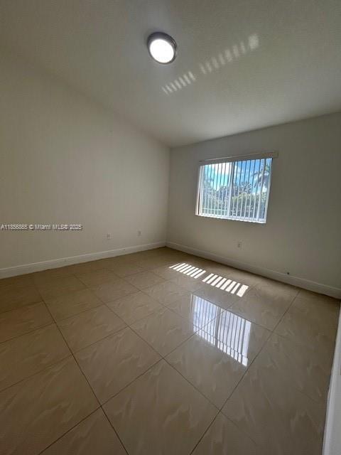 Photo - 925 NE 34th Ave Unit 204