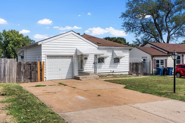 Photo - 9517 Lydell Dr