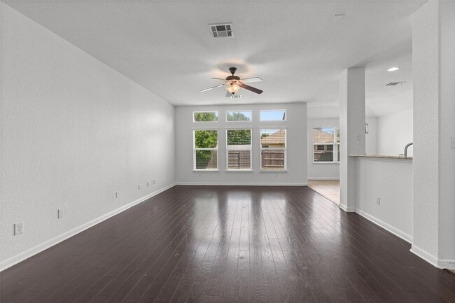 Photo - 1049 Regency Ln
