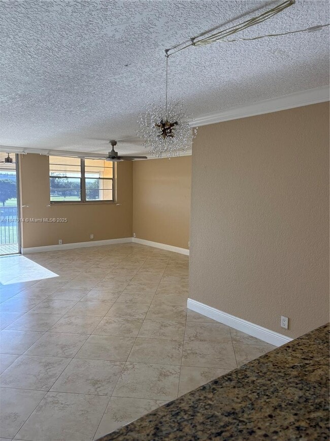 Building Photo - 3100 W Rolling Hills Cir Unit 407 Rental