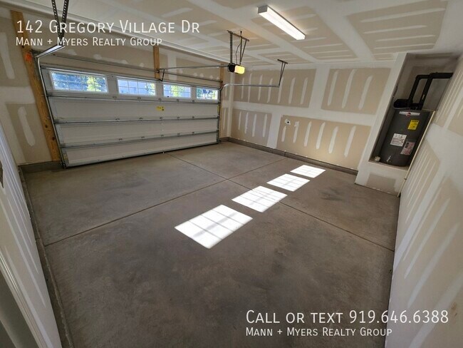 Photo - 142 Gregory Vlg Dr