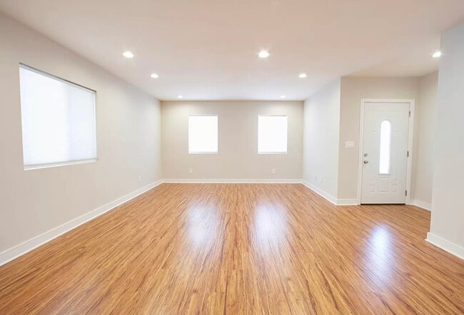 Photo - 4838 W 18th St