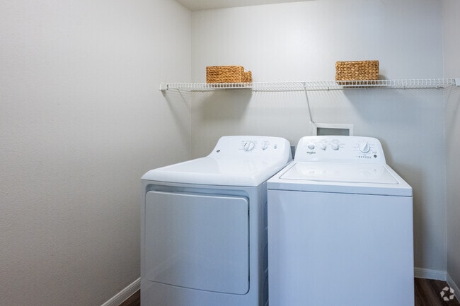 Rennes - Laundry Room