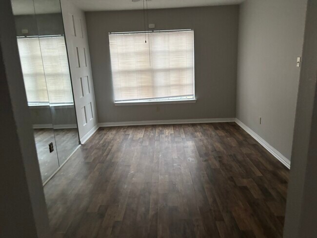 Photo - 8606 Summit Pines Dr