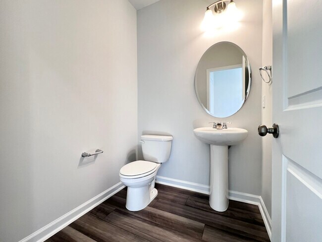 Photo - 1988 Rosedale Rdg Ave