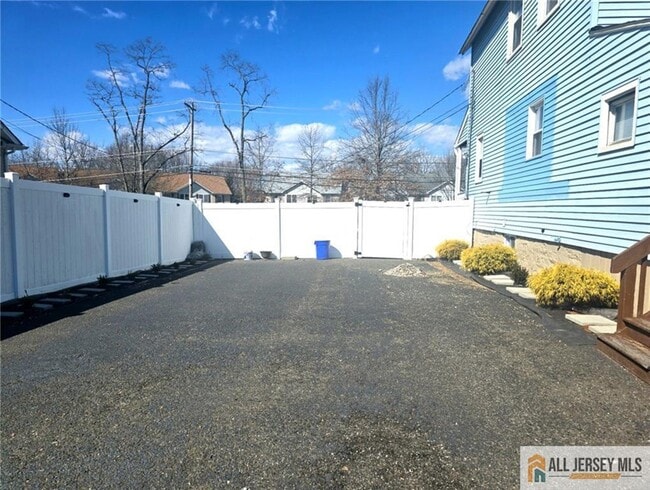 Photo - 23 Maple St